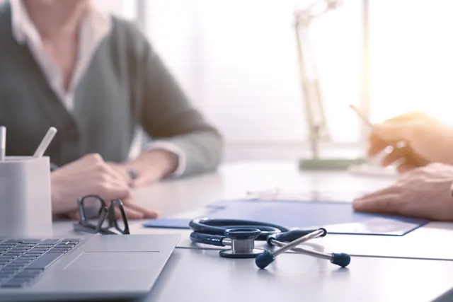 Budget 2027 : le prix de certaines mutuelles santé bientôt plafonné ?